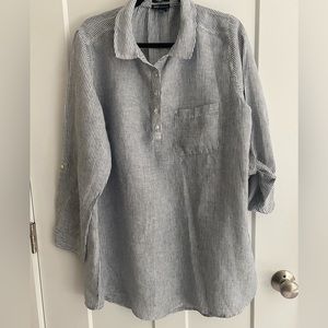 Navy and white pinstripe linen tunic with adjustable sleeves. 100% linen.